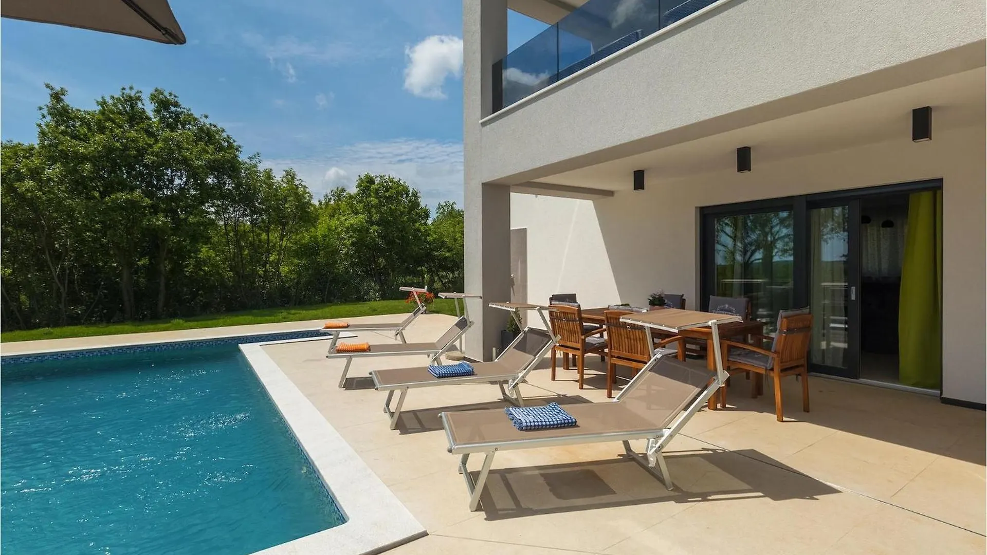 Villa Lucas Pula 0*,  Croatia